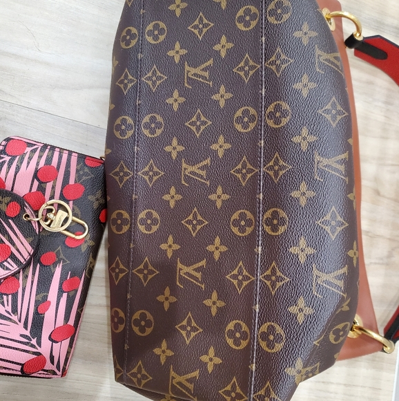 LV Tuileries Hobo & Zippy - Picture 2 of 11